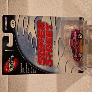 2002 100% Hot Wheels Super Street Super Tsunami 4/4 #B2263.